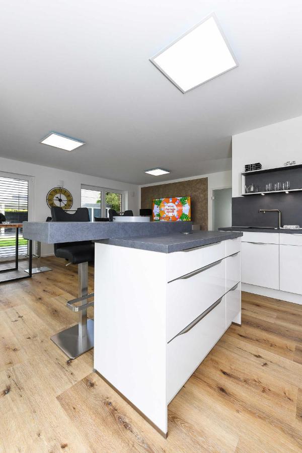 Ferienhaus Friesentraum エセンス エクステリア 写真